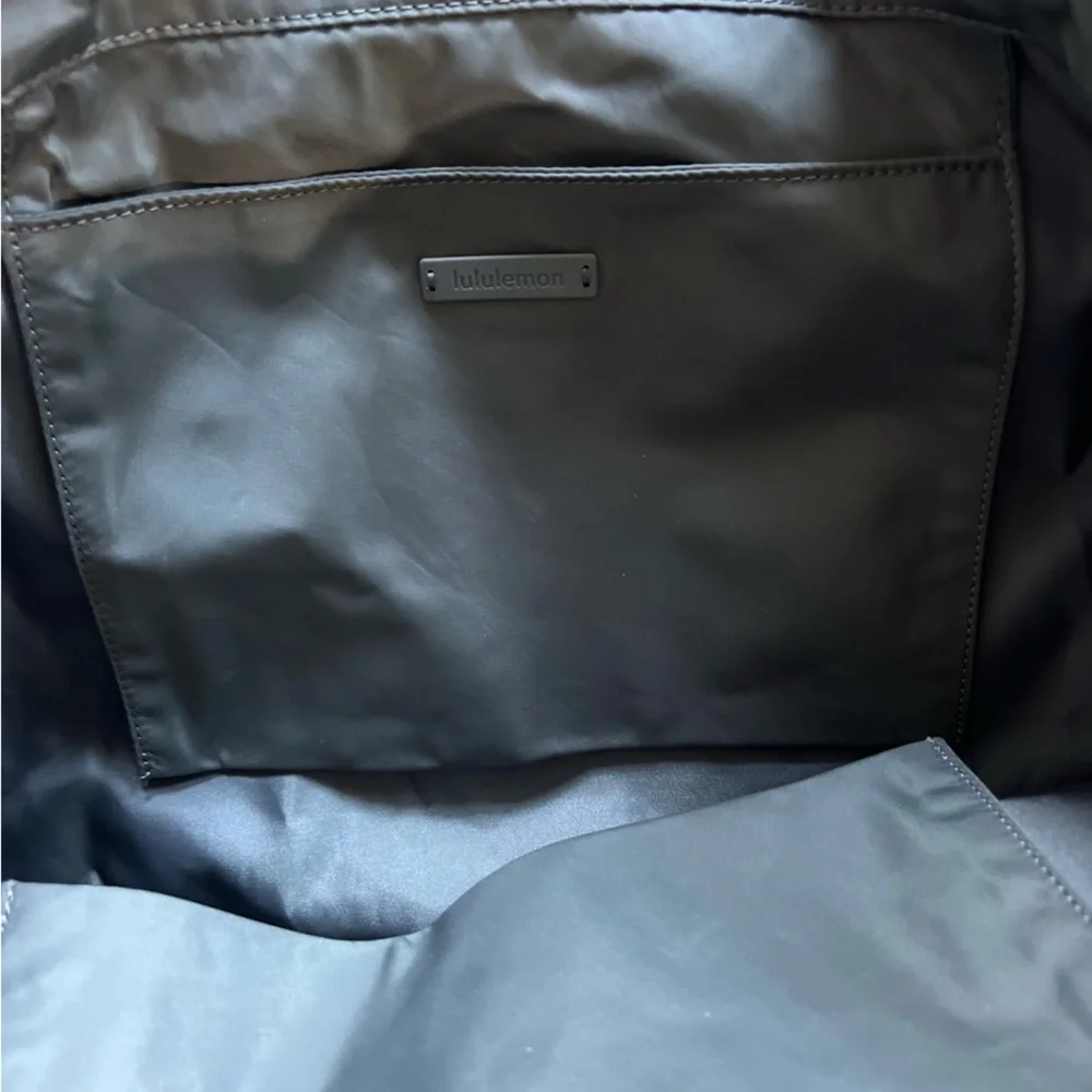 lululemon athletica Olive Green Nylon Duffel Tote with Black Straps - Picture 3 of 3